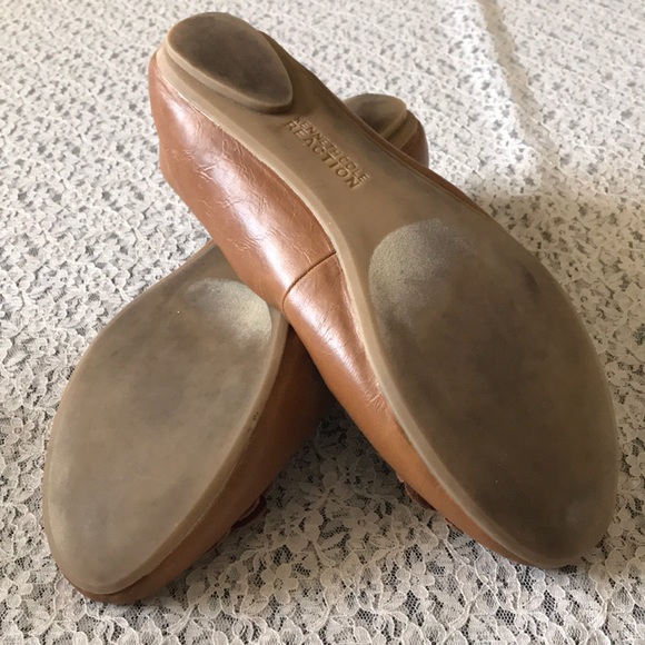 ❗️SOLD❗️Brown Leather Flats - Picture 4 of 4